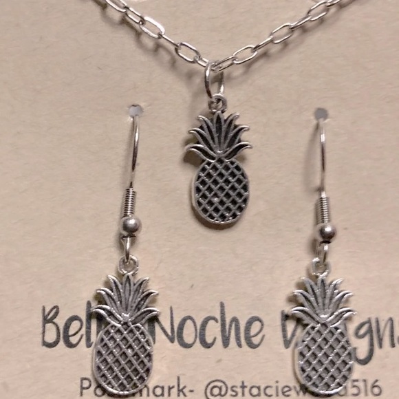 SET! Pineapple drop earrings and 18” silver necklace with lobster clasp - Picture 4 of 4